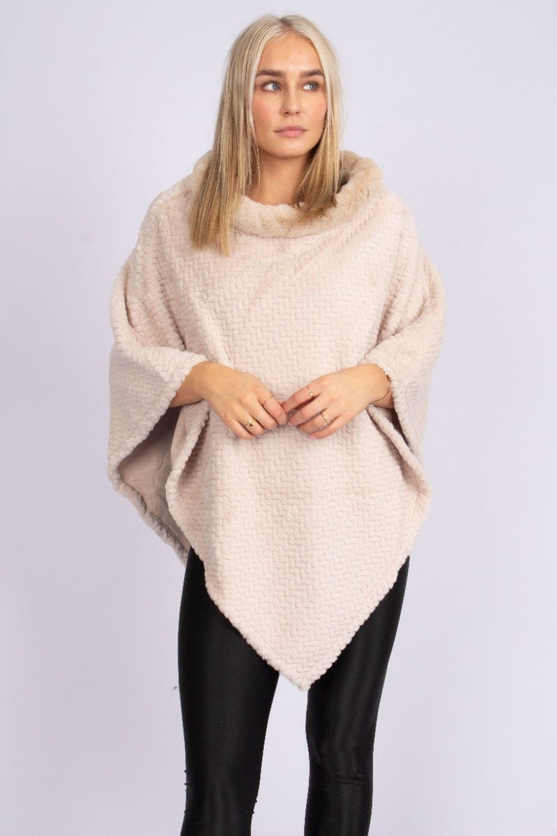 Faux fur poncho med krave beige