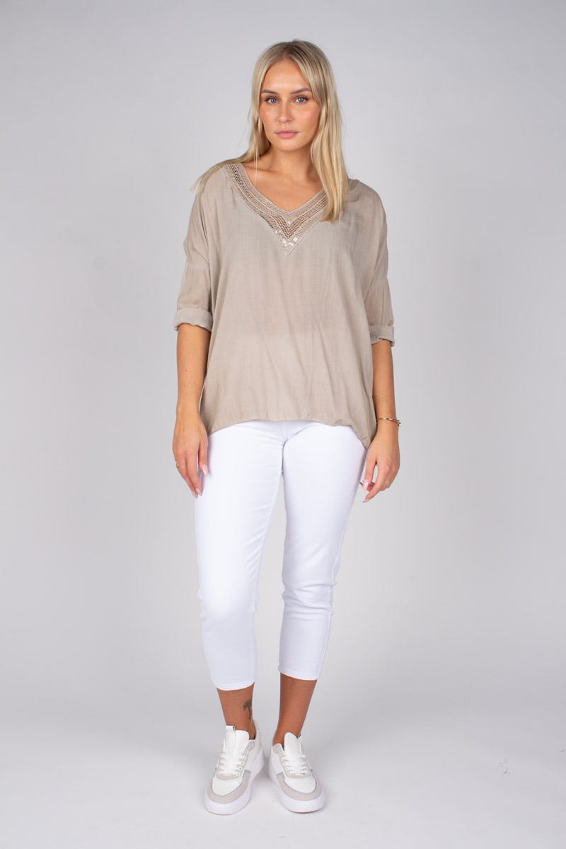 Bluse m. paillet detalje Beige