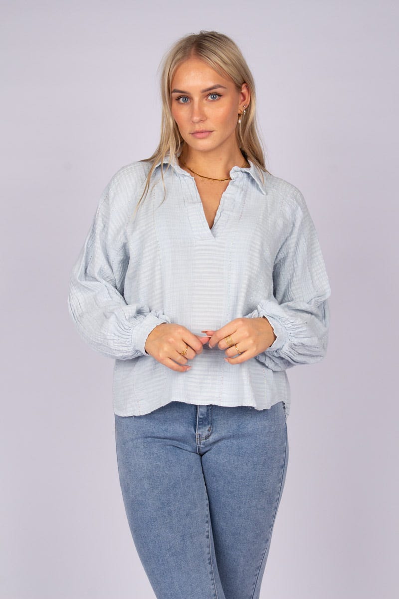 Bluse m. paillet detalje Skyblue