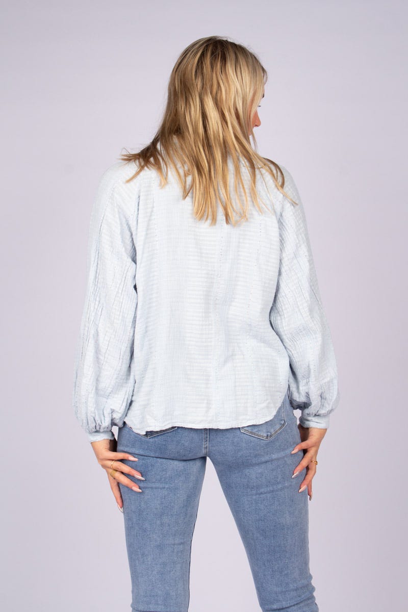 Bluse m. paillet detalje Skyblue