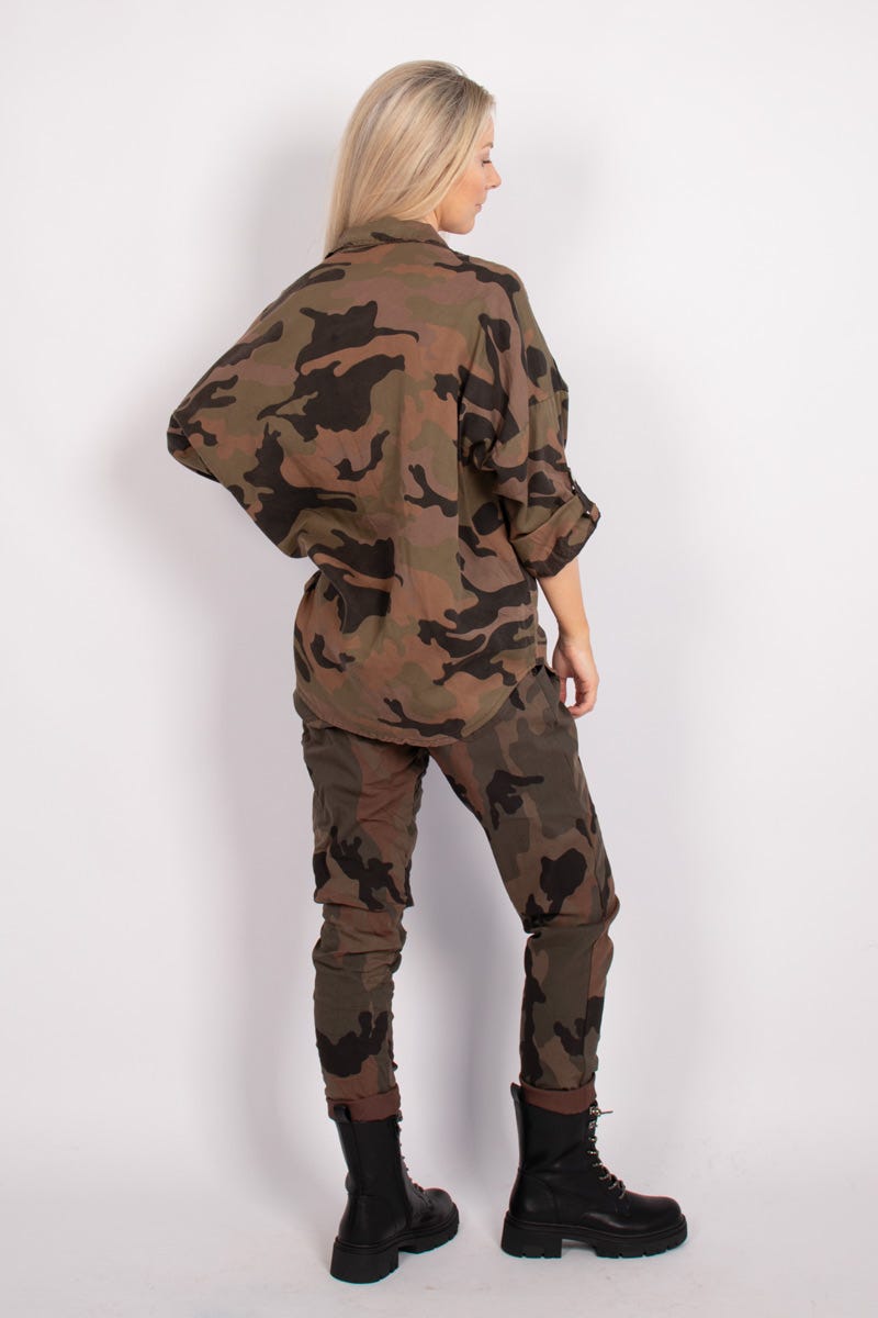 Skjorte m. camouflage print Brun