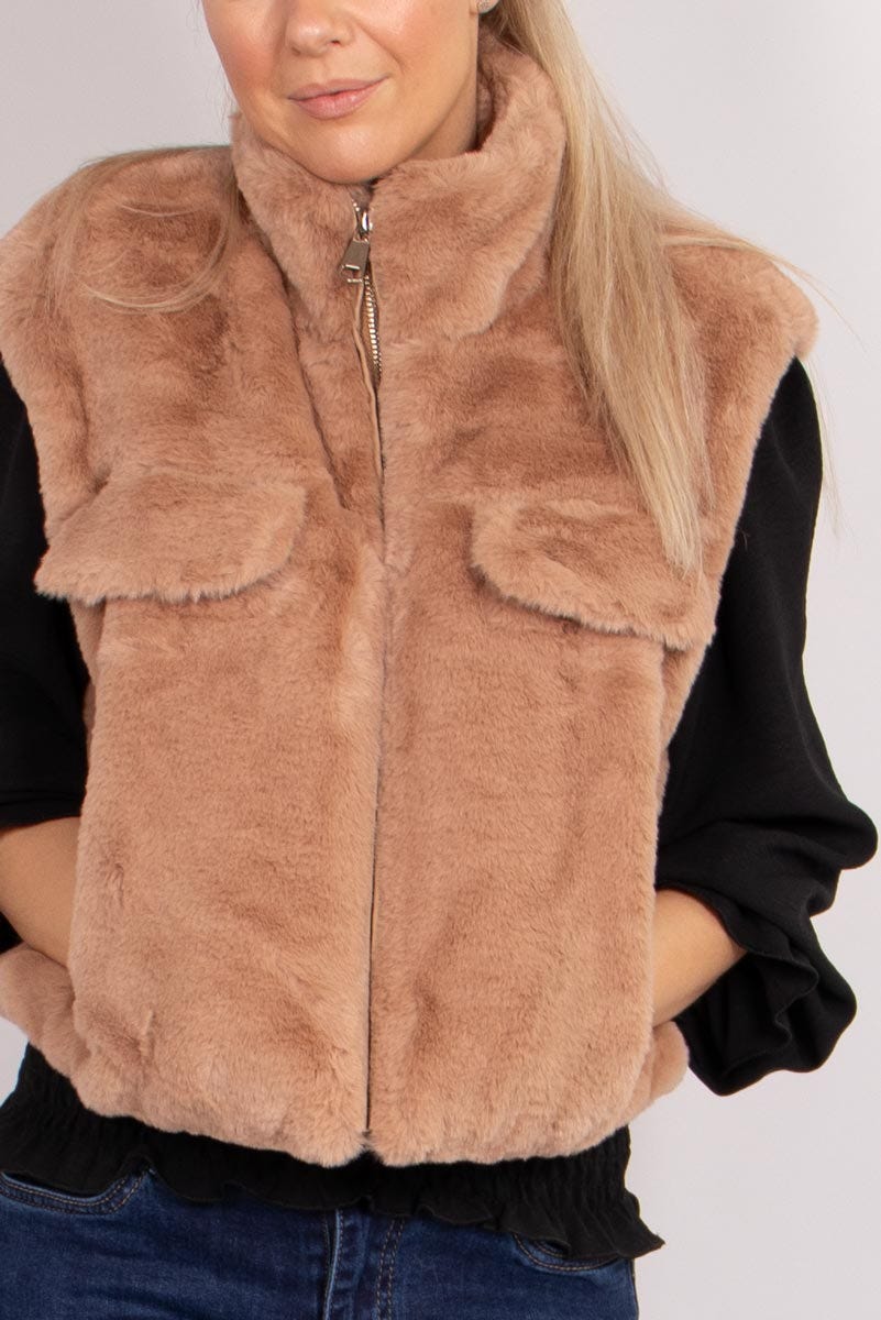 Faux fur vest Taupe