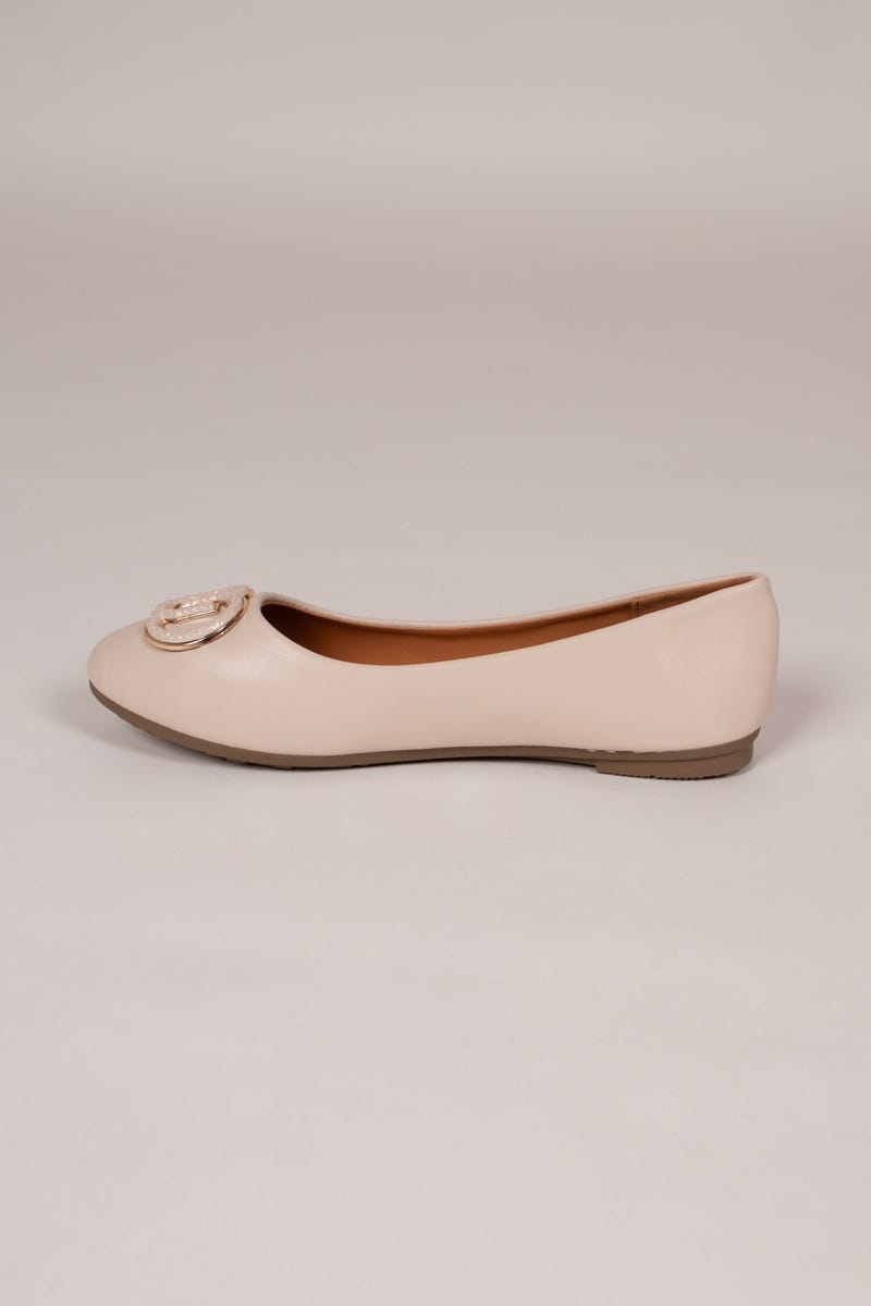 Ballerinas mit dekorativer Schnalle Beige