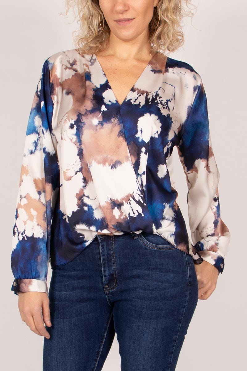 Bluse mit überkreuztem Ausschnitt mit Batikmuster Blau