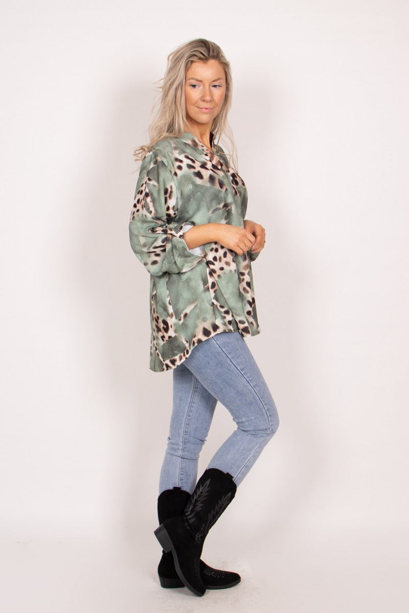 Adeline bluse m. leopardprint Grøn