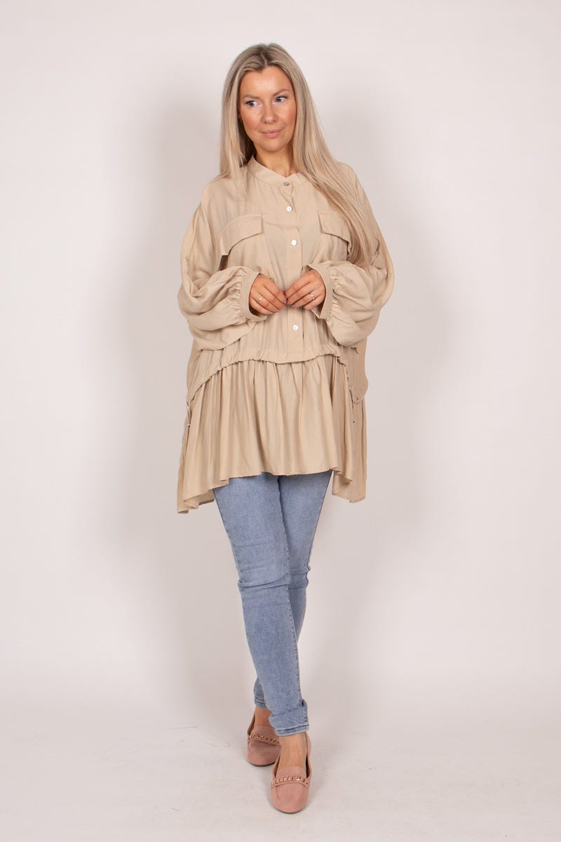 Hemd mit justierbarer Taille Beige