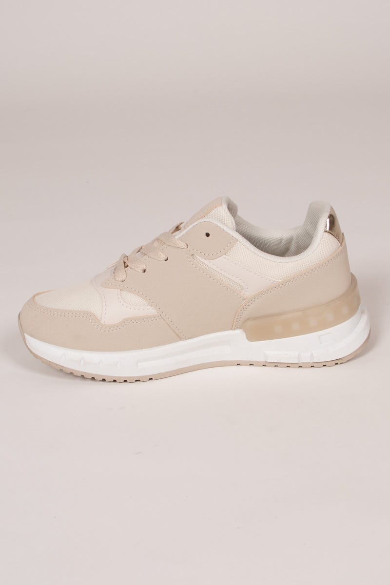 Sneakers mit Mesh-Stoff und Golddetails Beige