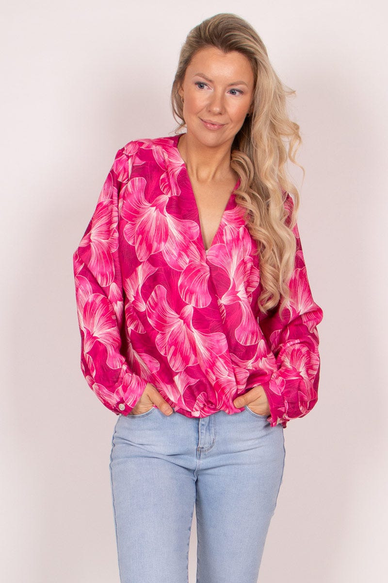 Bluse im Blumenmuster mit Falten Pink