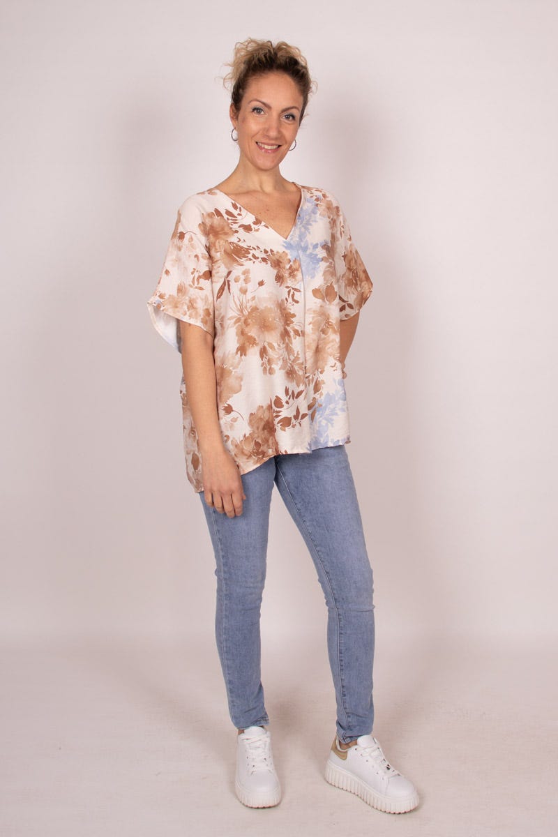 Bluse m. v-hals og blomster Beige