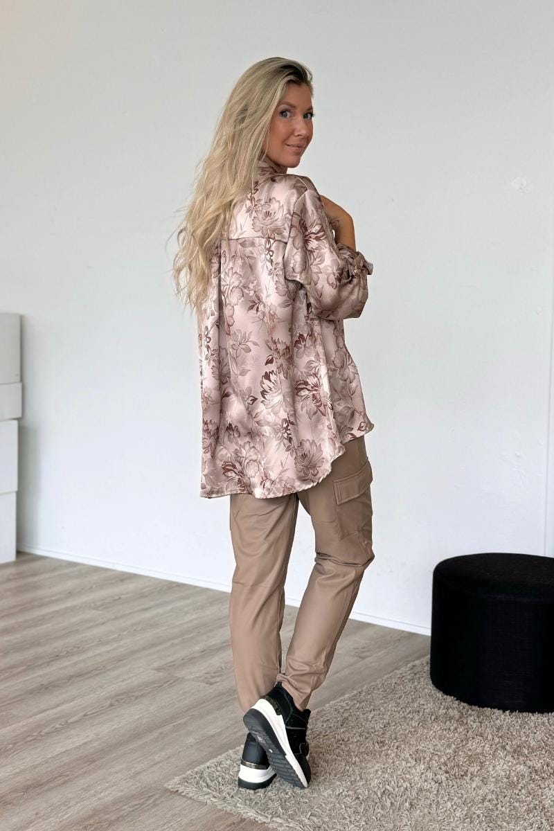 Adeline Satinbluse mit Blumenmuster Beige