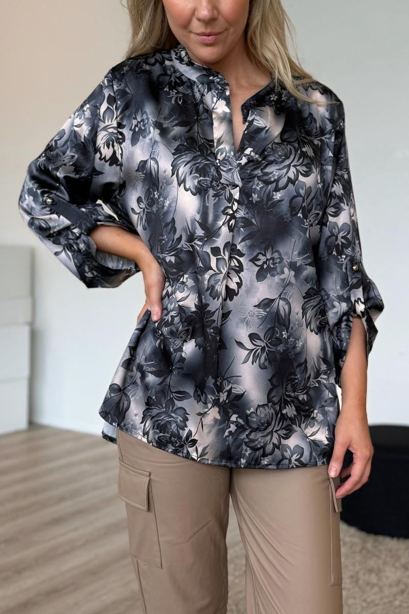 Adeline Satinbluse mit Blumenmuster Schwarz