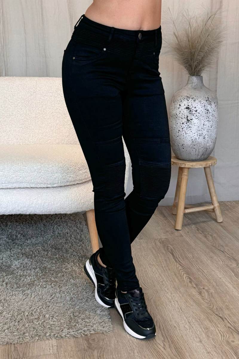 Geriffelte Jeanshose Schwarz