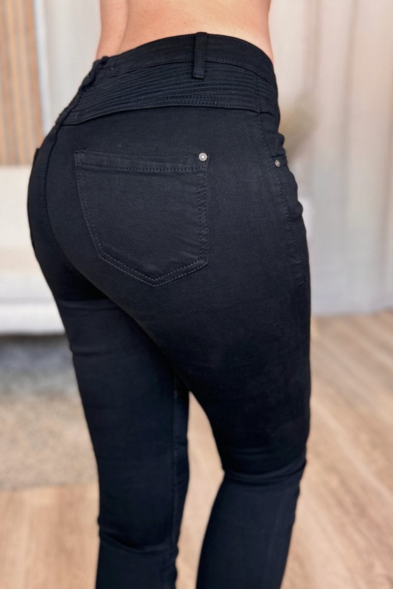 Geriffelte Jeanshose Schwarz