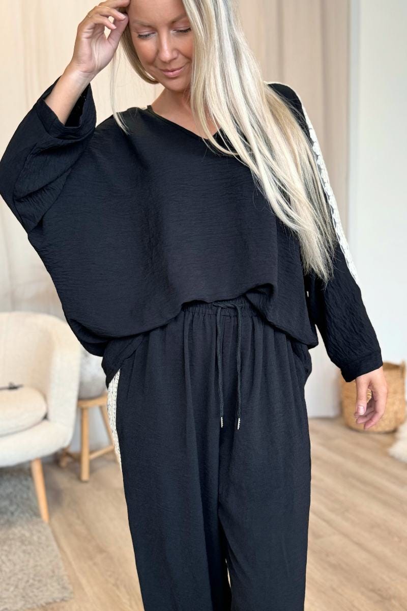 Bluse mit Stickerei Schwarz