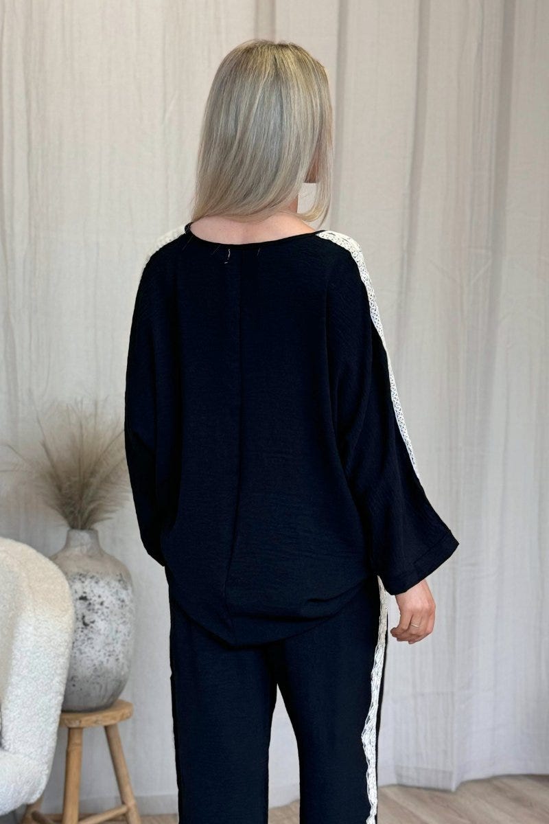 Bluse mit Stickerei Schwarz