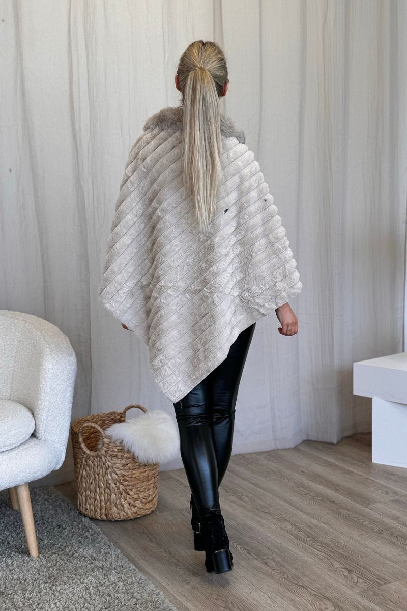 Faux fur poncho Beige