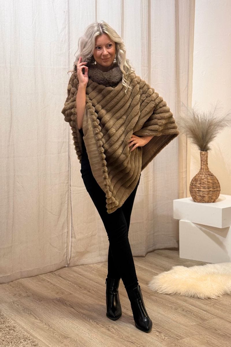 Faux fur poncho Taupe