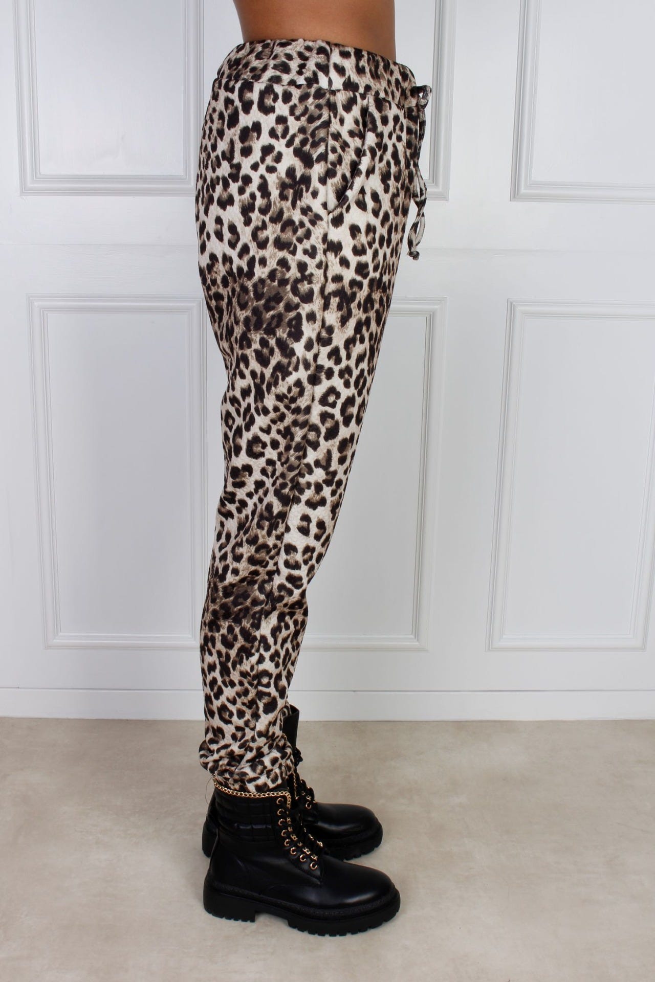 Cecilie Hose, leopard