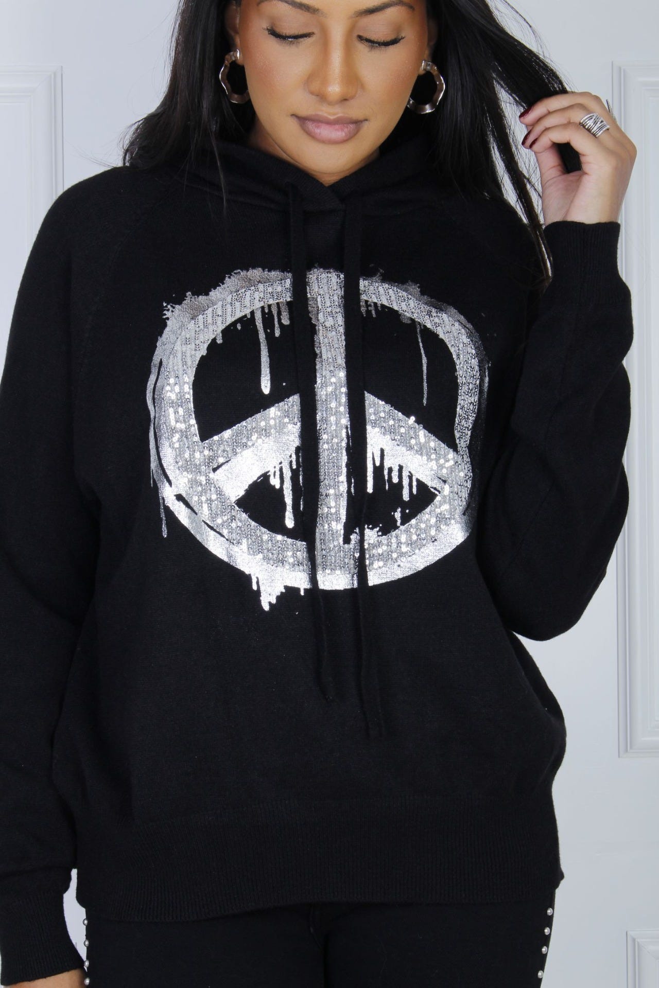 Dana Hoodie mit Peacemotiv, schwarz