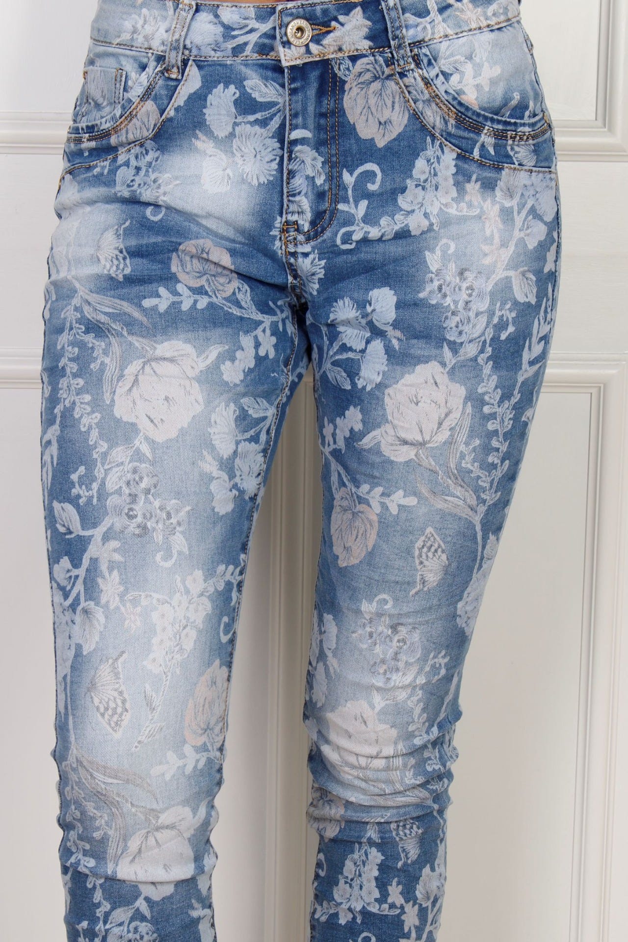 Baggy Jeans mit Blumenprint, denim