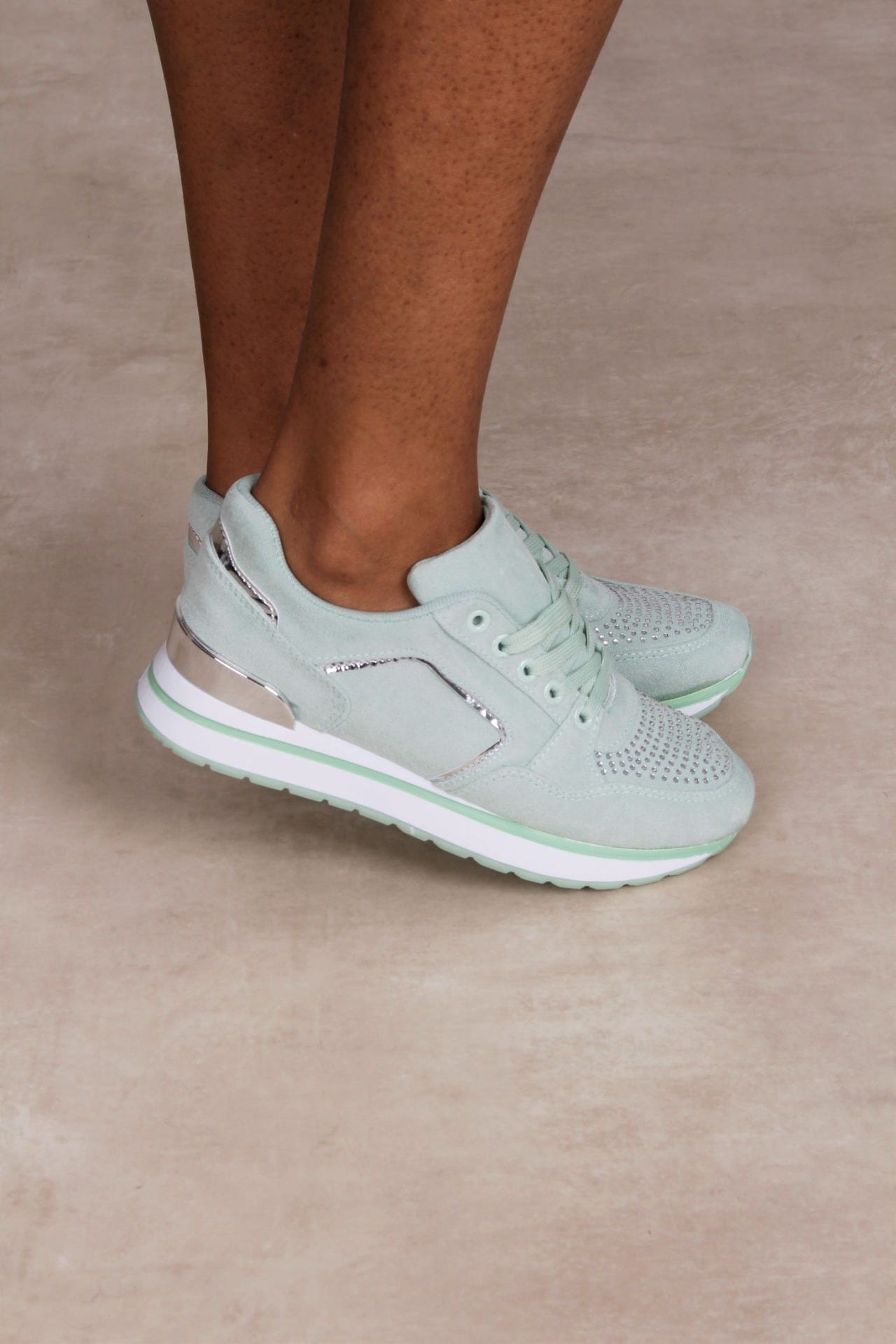 Sneakers mit Silberdetails, mint 