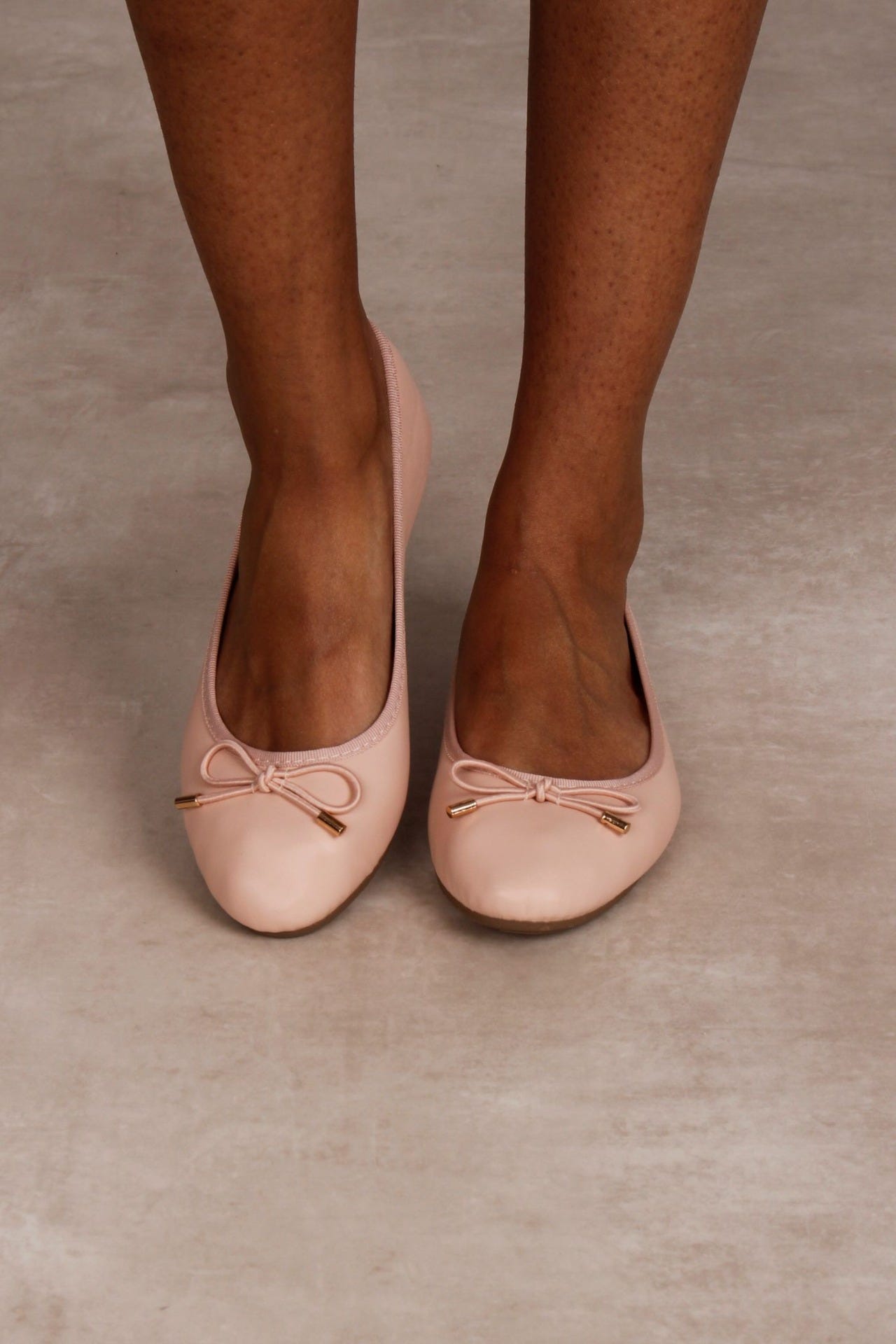 Ballerinas mit Schleife, beige