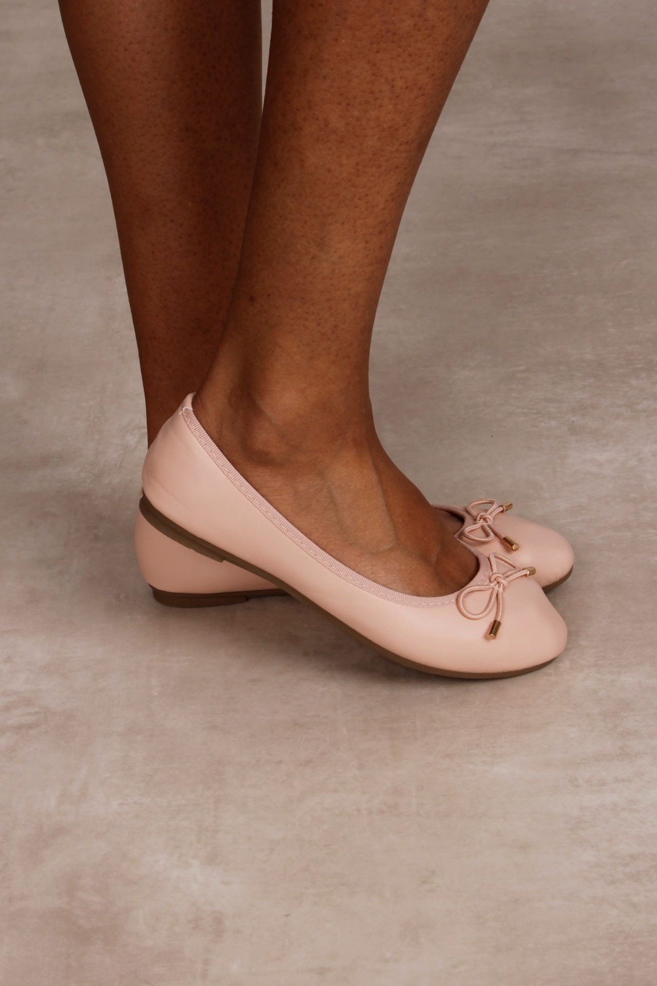 Ballerinas mit Schleife, beige