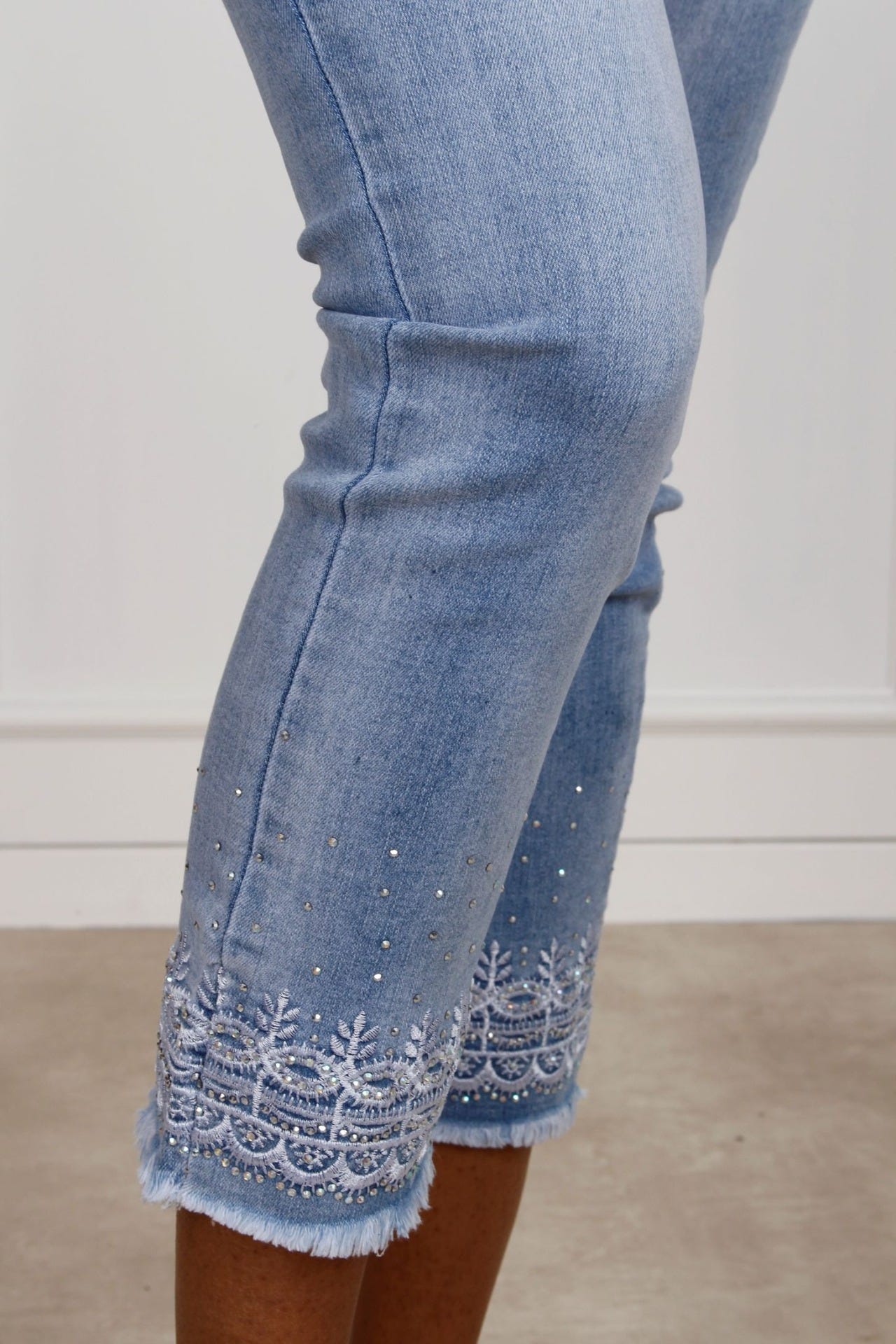 Basic Jeans mit Details, denim