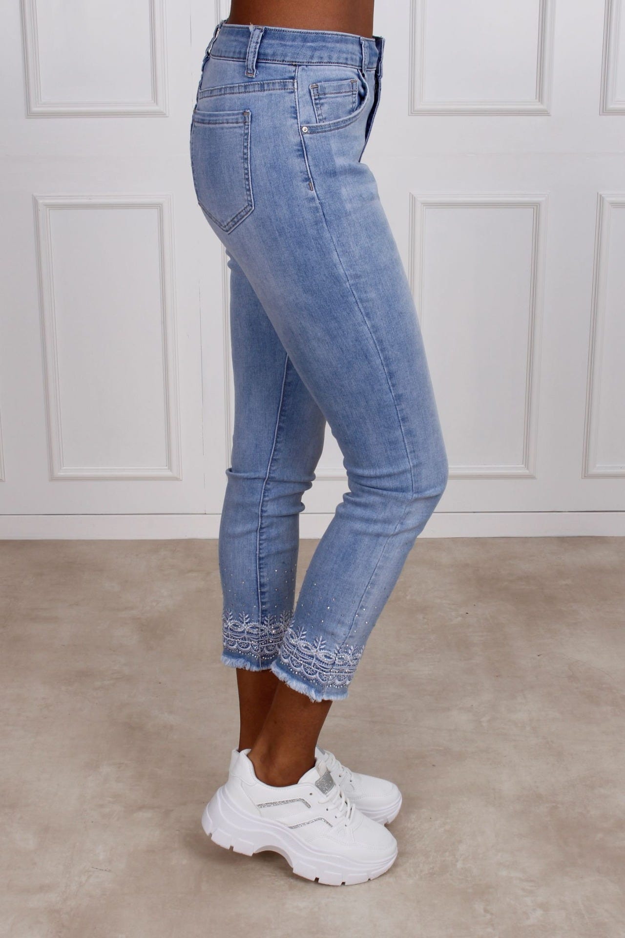 Basic jeans, lys denim m. detaljer