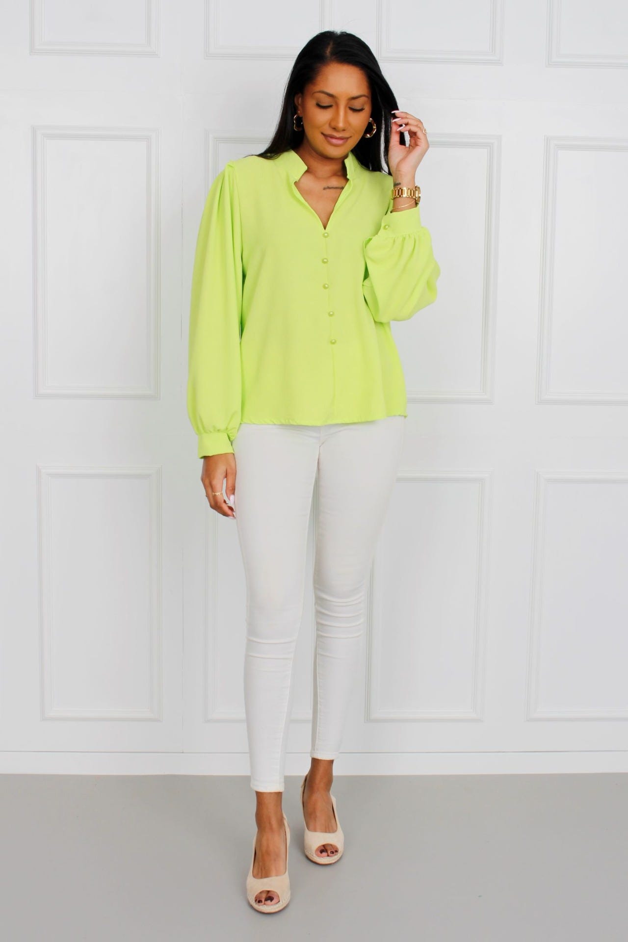 Bluse med v-hals, lime