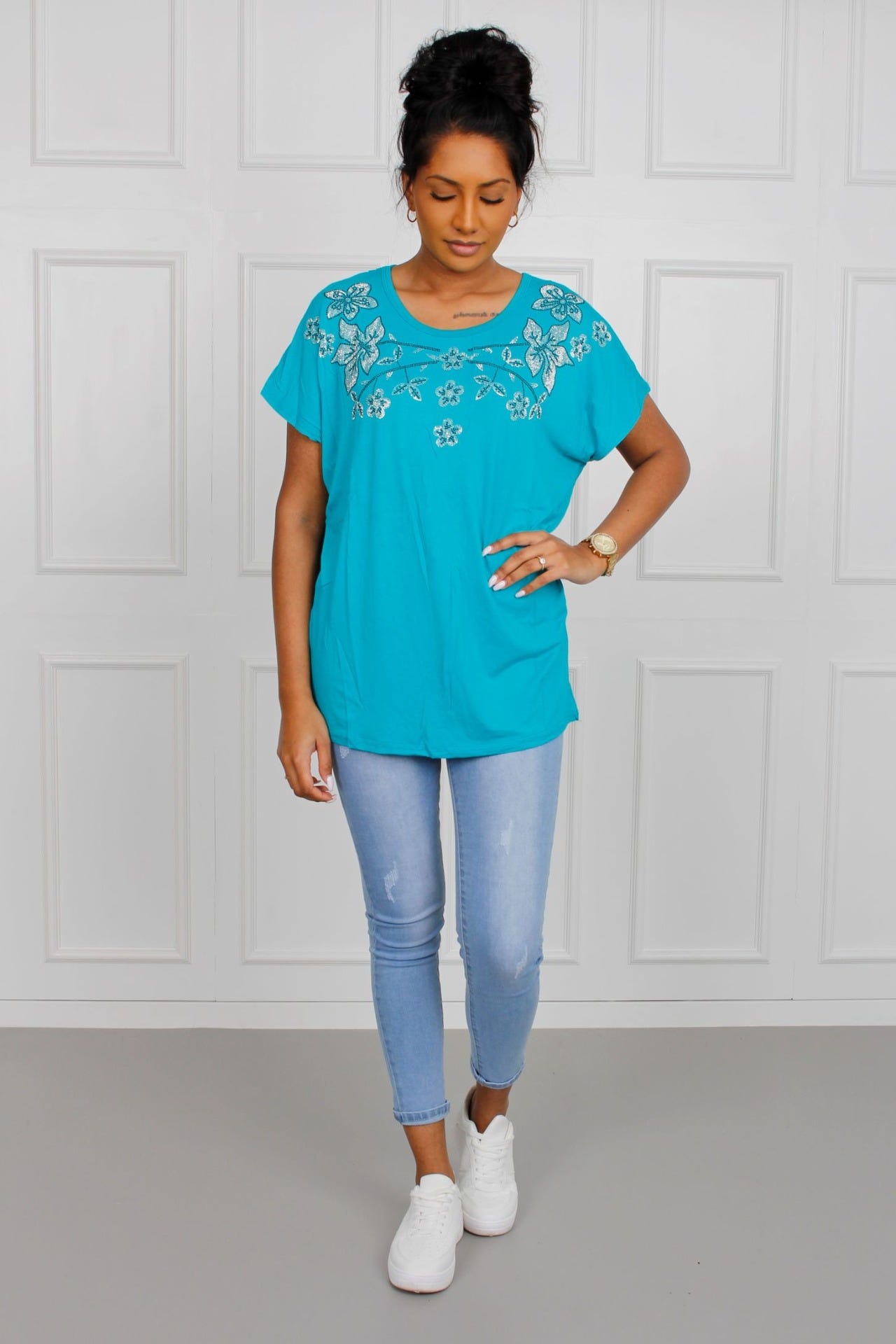 T-shirt med blomstermotiv, aqua