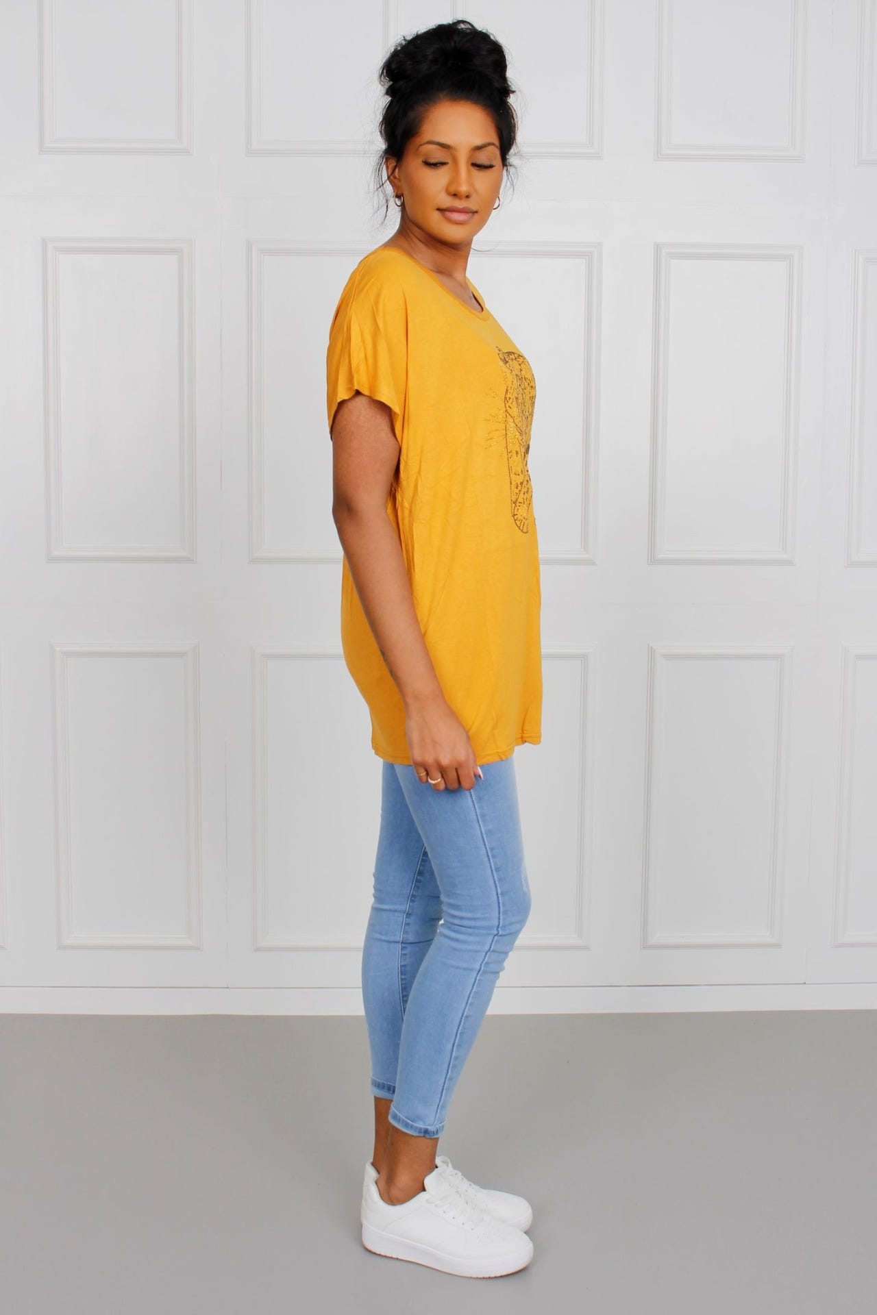 T-shirt med gepardmotiv, mustard