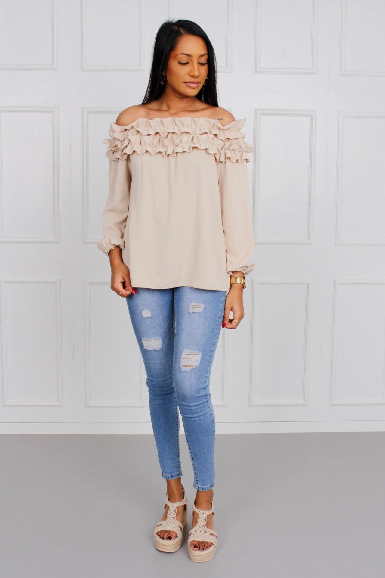 Bluse mit Rüschenrand, beige