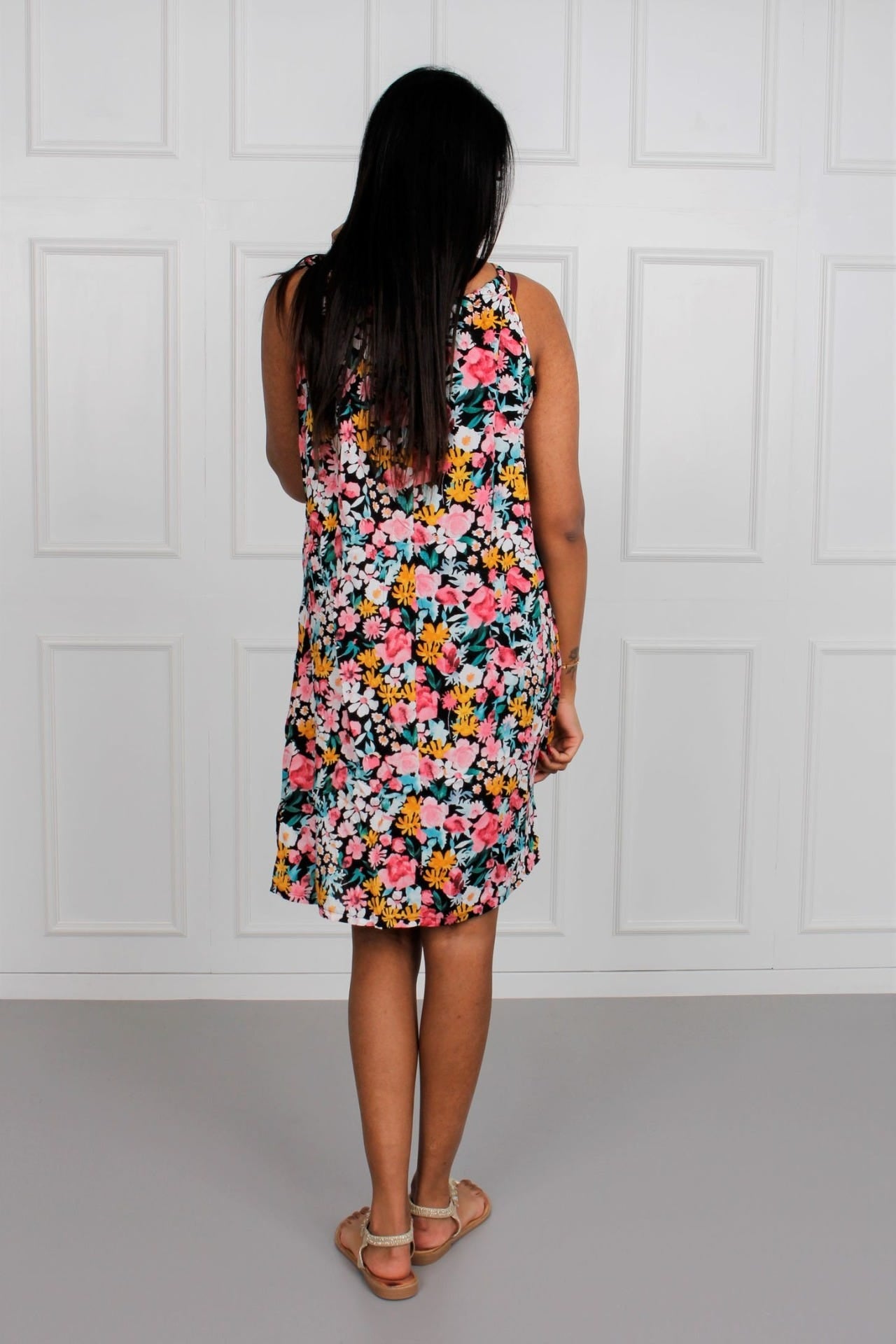 Sommerkleid mit Blumenprint, schwarz