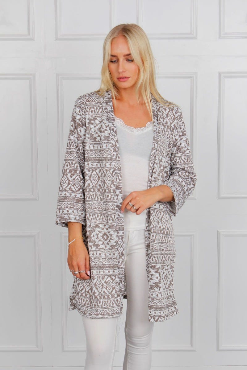 Cardigan mit Inka Muster, beige