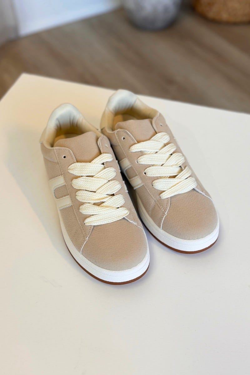 Sneakers mit matter Oberfläche Beige