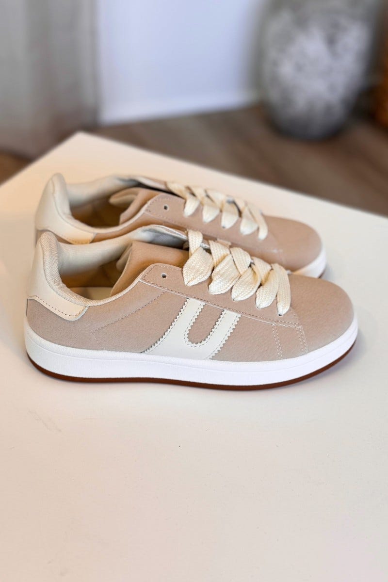 Sneakers mit matter Oberfläche Beige