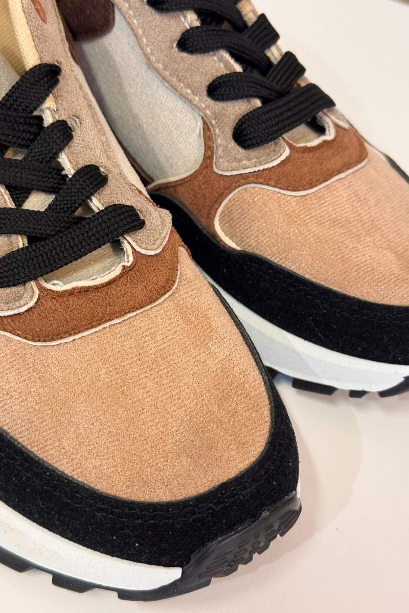 Sneakers m. nubuck Sort