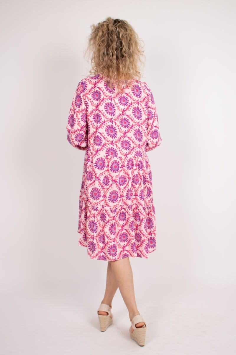 Graphisch-gemustertes Tunika-Kleid mit Rüschen Lila/Pink