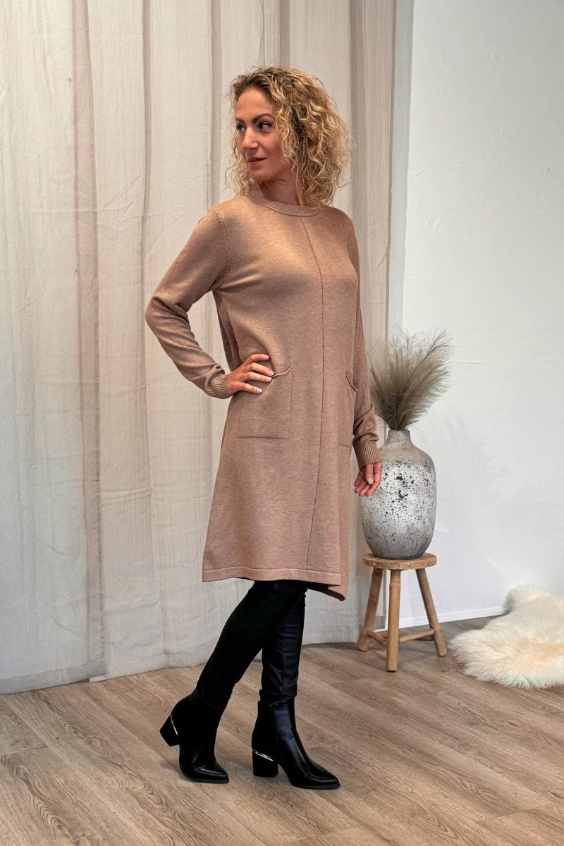 Strickkleid mit Taschen Taupe