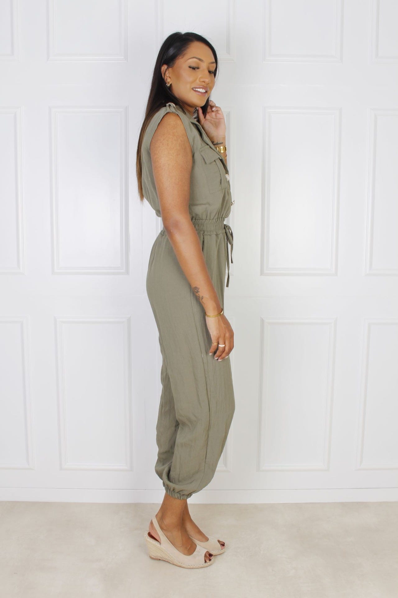 Jumpsuit mit goldenen Knöpfen, khaki