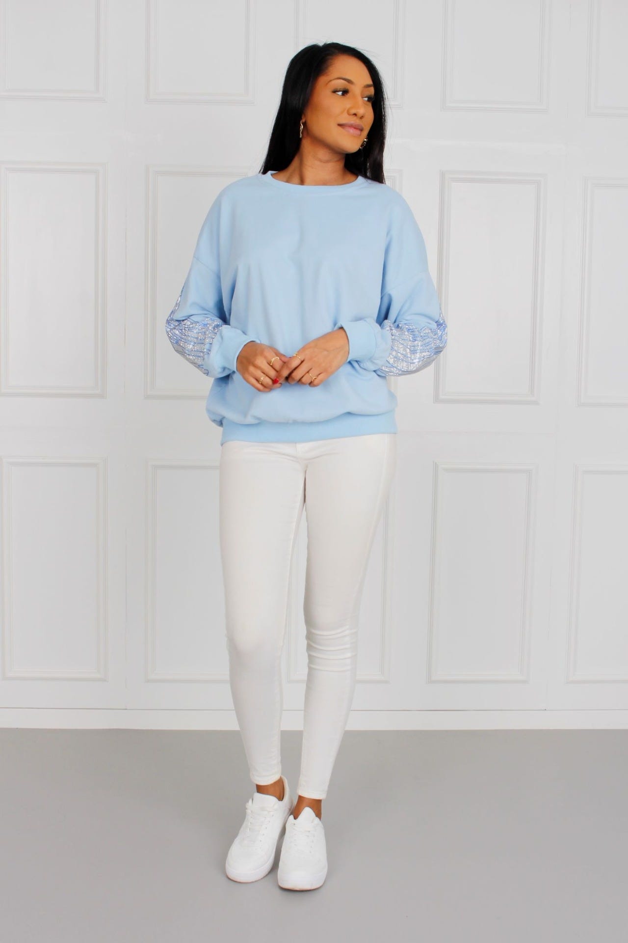 Sweatshirt mit Glimmerflügeln, himmelblau