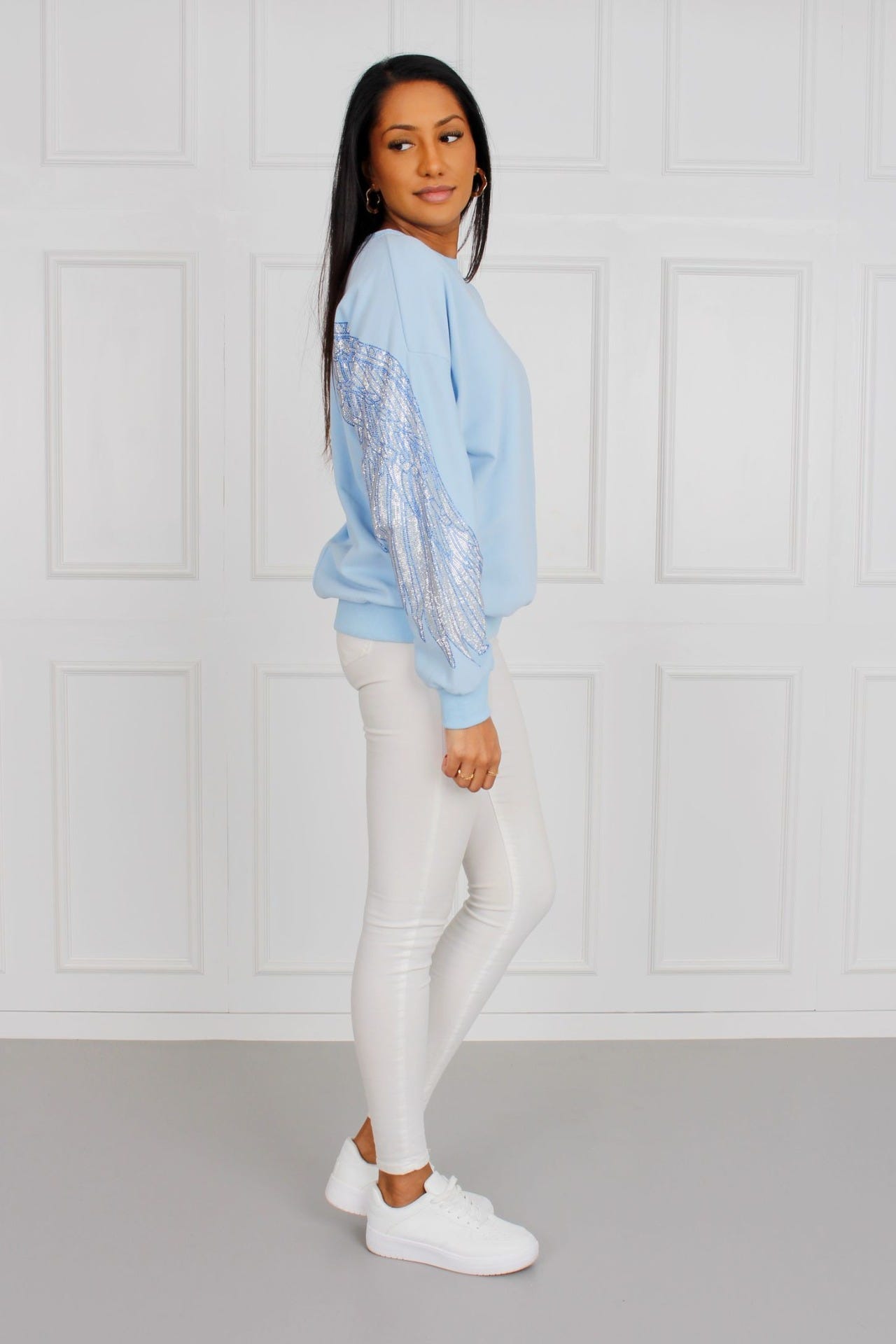 Sweatshirt mit Glimmerflügeln, himmelblau