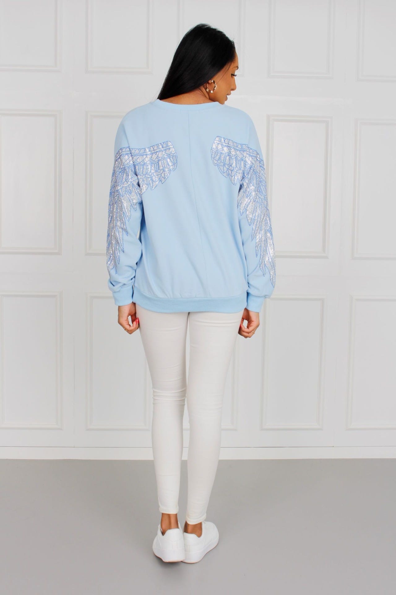 Sweatshirt mit Glimmerflügeln, himmelblau