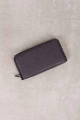 Clutch/Geldbörse mit Kettendetails, grau