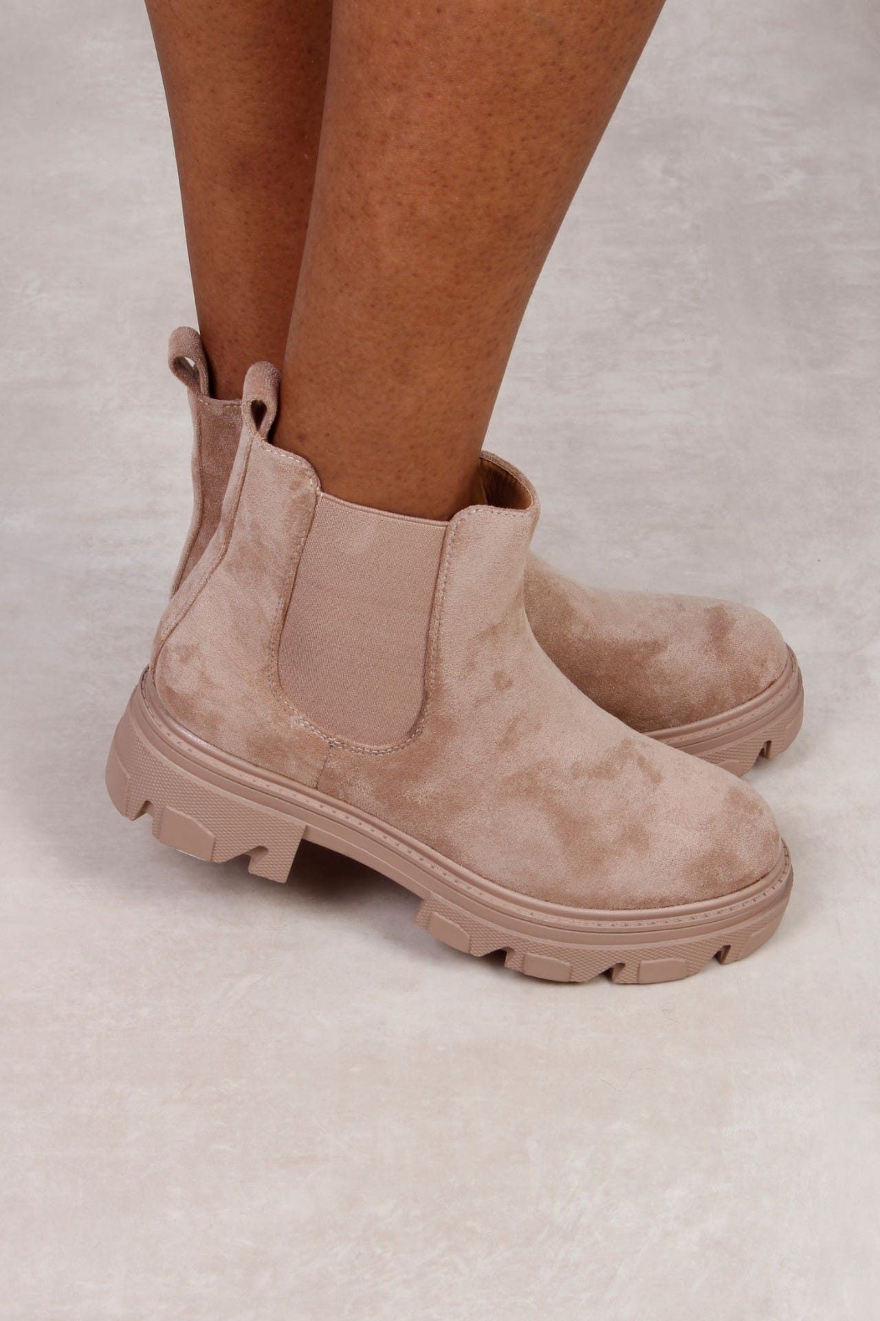 Ankel Boots mit elastischen Details, beige