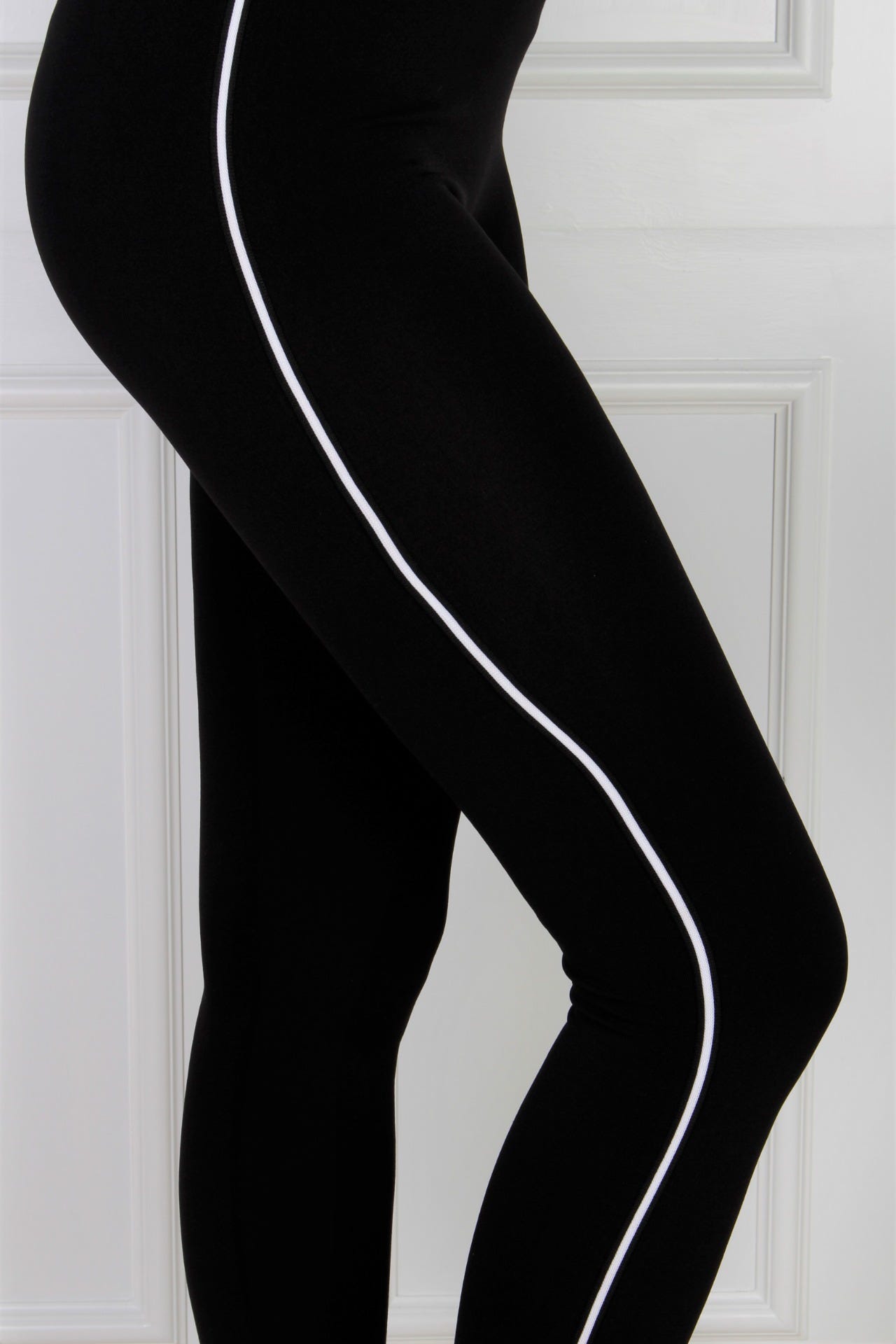 Winterleggings mit weißen Streifen, schwarz