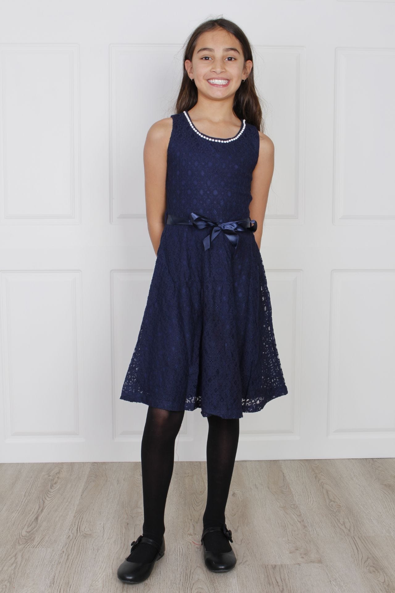 Spitzenkleid mit Seidenband, navy