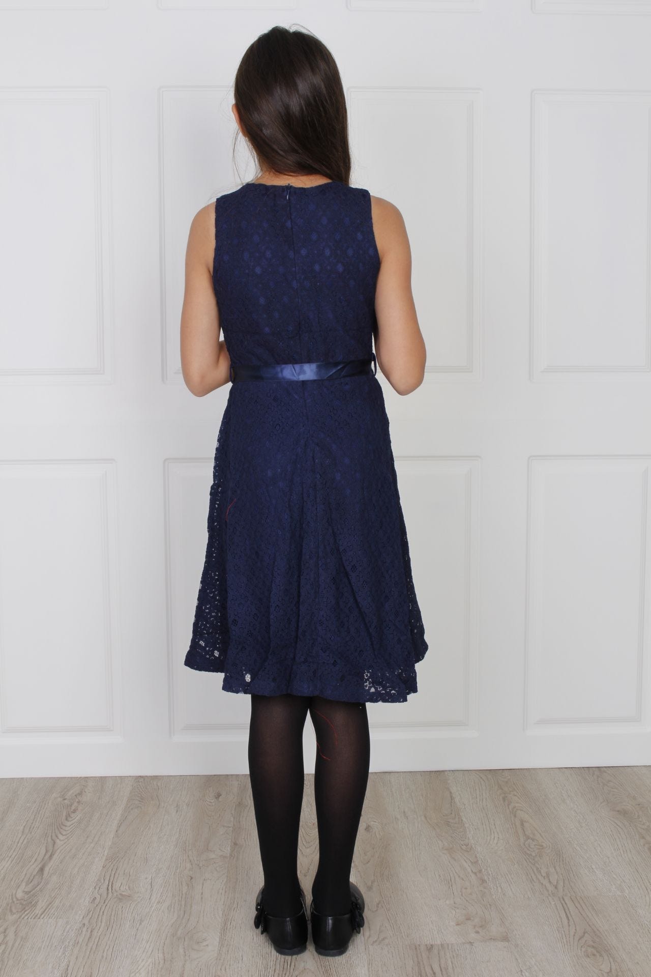 Spitzenkleid mit Seidenband, navy