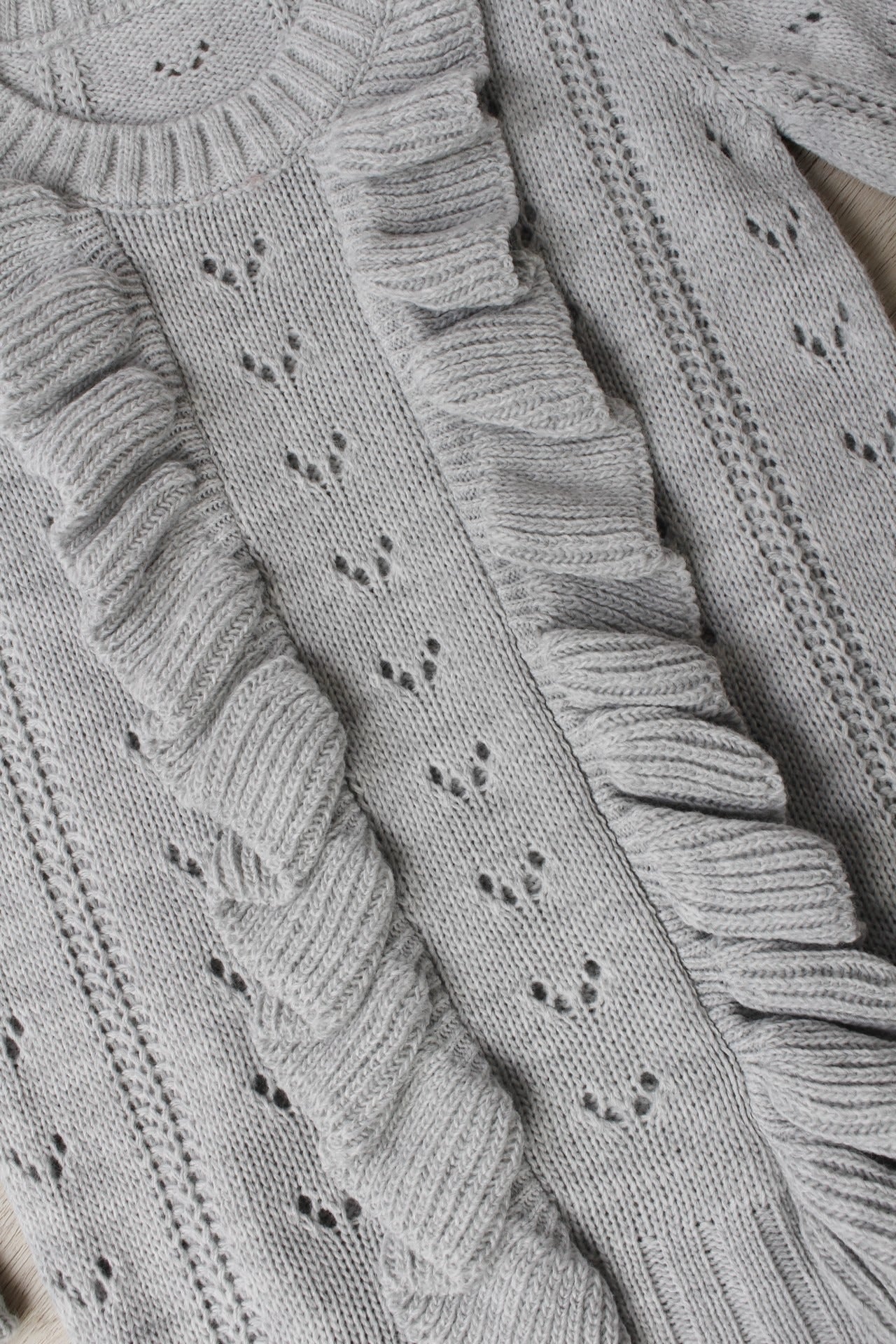 Strickpullover mit Details, grau